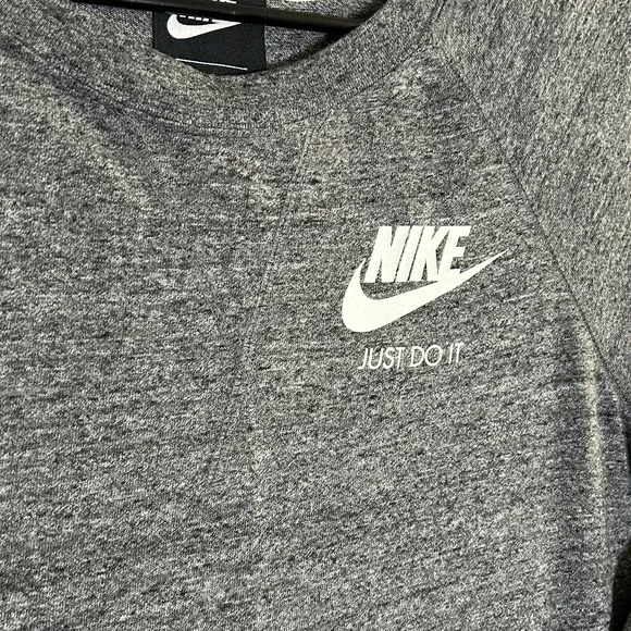 Nike Gray Long Sleeve Lightweight T-shirt Size Small Just Do It Logo (Unisex) - Picture 2 of 7